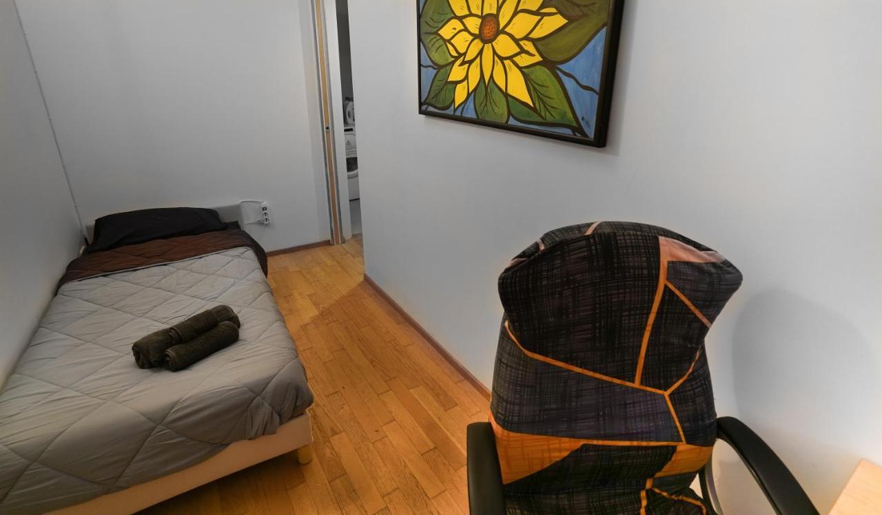 Fast Wifi E Netflix -- Centro Di Rho Vicino Stazione Apartment Bagian luar foto