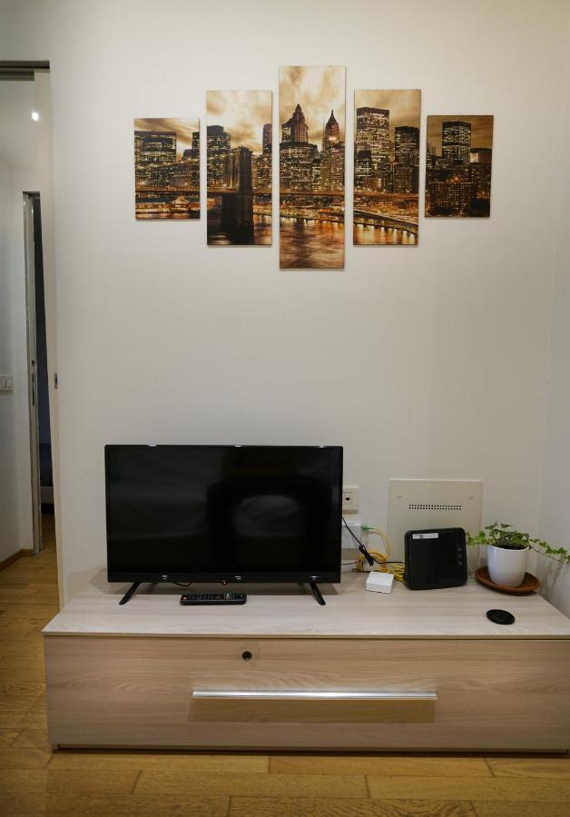 Fast Wifi E Netflix -- Centro Di Rho Vicino Stazione Apartment Bagian luar foto